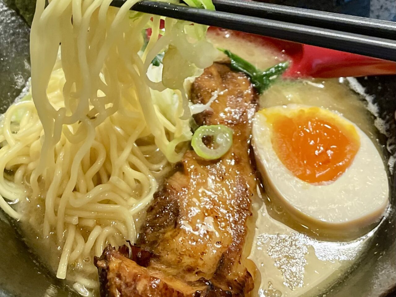 名古屋市名東区藤が丘、和風薬膳らーめん 貴楽の白湯ラーメンはリピートしたくなる絶品ラーメン。