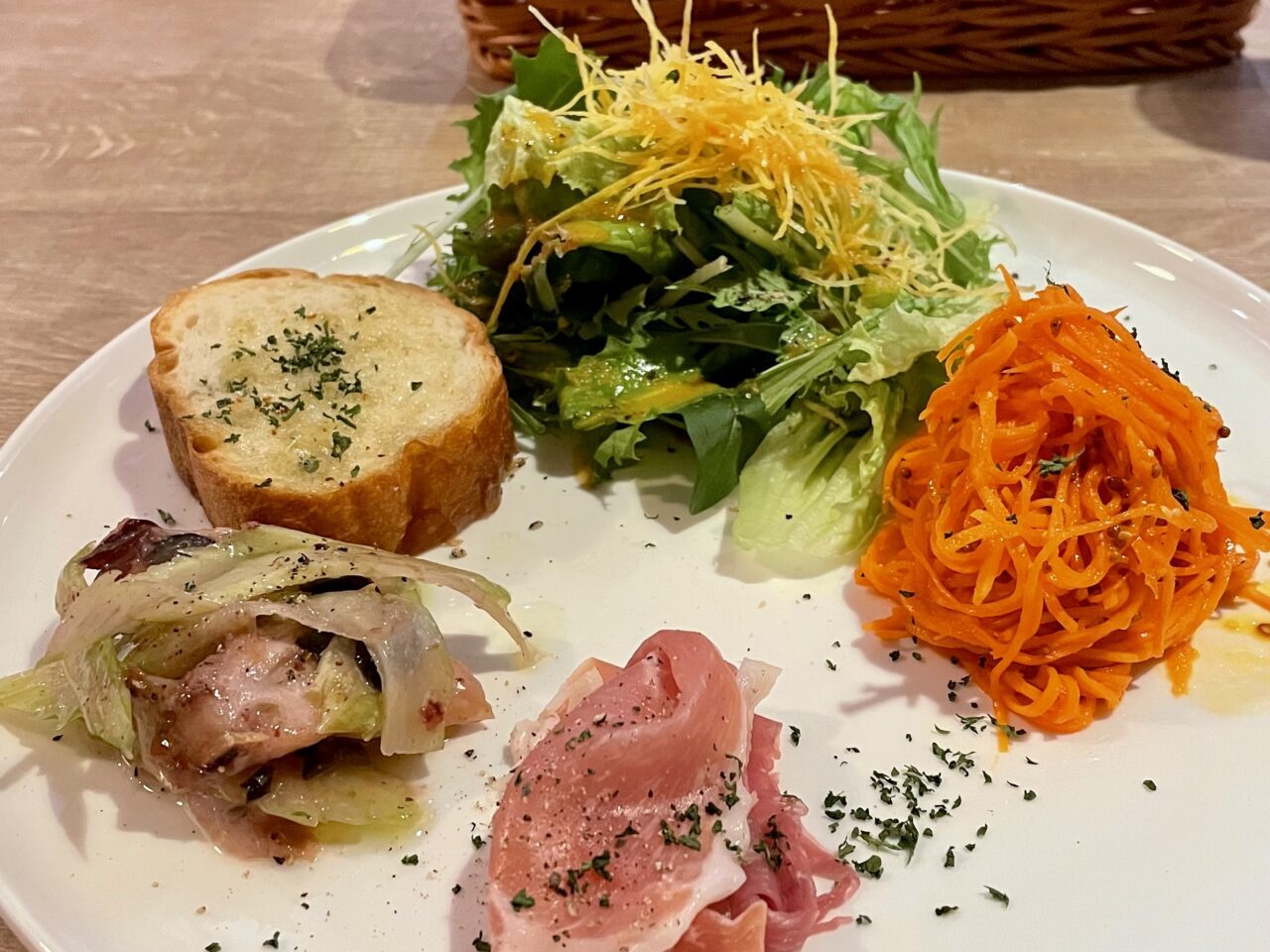 名古屋市東区、徳川美術館東にたたずむ「CHIARO キアロ」は、本格的イタリアンをカジュアルにいただけるお店。