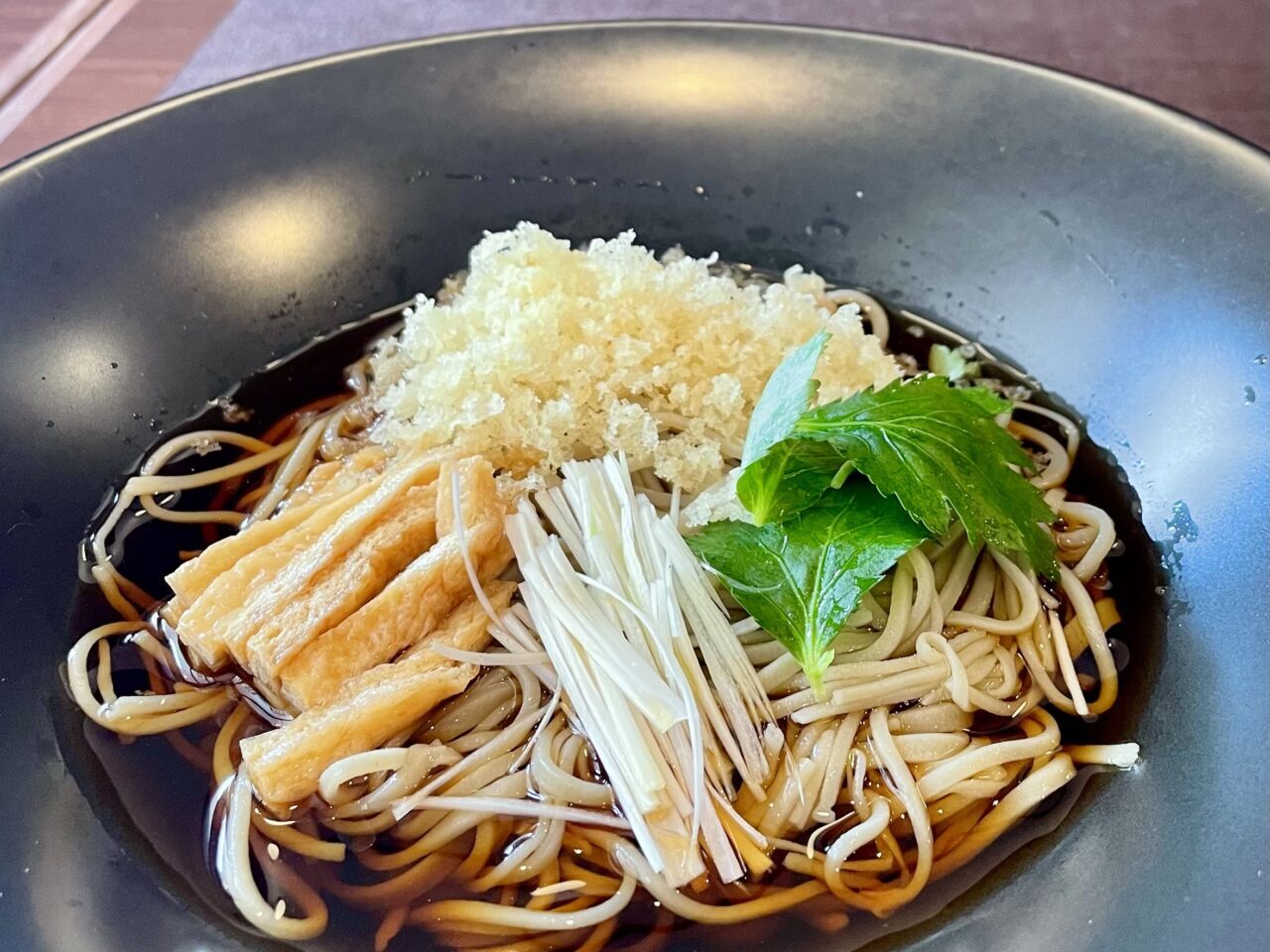 【名古屋市名東区】朝イチ打ち立ての美味しいお蕎麦をリーズナブルにいただける「SO-BA」は、2025年5月にオープンした蕎麦屋さん。
