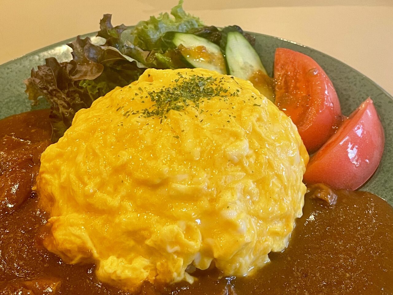 名古屋市中川区,、カフェだけれど深夜3時まで営業「デカフェ」は、朝から深夜まで老若男女が集うカフェ。